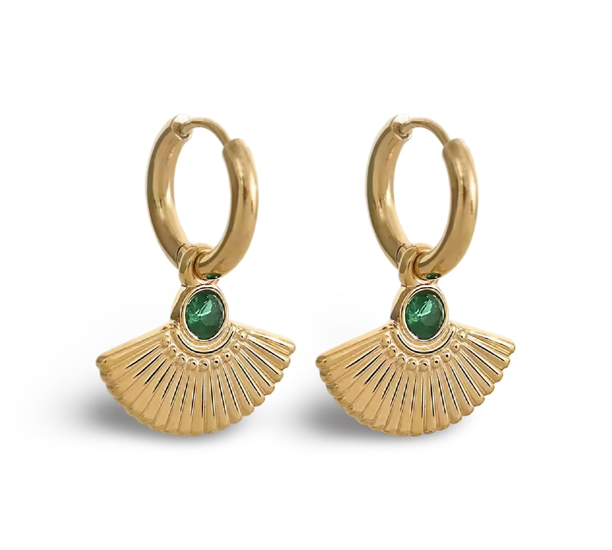 18k gold earrings with a green cubic zirconia centre, featuring a fan-shaped Egyptian-inspired design. These earrings are waterproof and hypoallergenic.