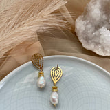 ZOE EARRINGS》Pearl & Hematite